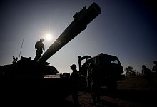 Milit&auml;rausgaben - Andreea Alexandru/AP/dpa