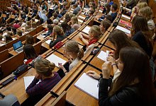 Vorlesung im Hörsaal - Swen Pförtner/dpa