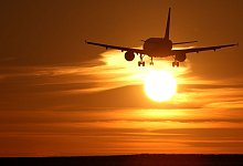 Flugzeug - Foto: picture alliance / dpa