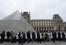 Louvre in Paris - Thibault Camus/AP/dpa
