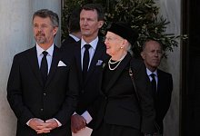 Kronprinz Frederik und K&ouml;nigin Margrethe - Petros Giannakouris/AP/dpa