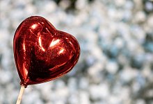 Herzdekoration - Boris Roessler/dpa