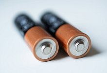 Gute Batterien m&uuml;ssen nicht teuer sein - Foto: Catherine Waibel/dpa-tmn