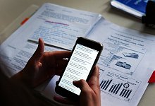 Smartphone - Foto: Jens Kalaene/dpa-Zentralbild/dpa