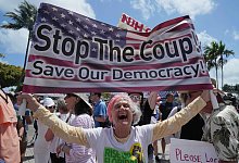 Demonstrationen in den USA gegen US-Präsident Trump - Marta Lavandier/AP/dpa