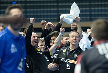 Abpfiff - Foto: Sebastian Gollnow/dpa