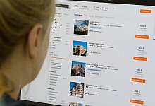 Von schlechten Hotelbewertungen sind Nutzer schnell abgeschreckt. Daher überprüfen Reiseportale besser, ob es sich auch um echte Gästeerfahrungen handelt. - picture alliance / Andrea Warnecke/dpa-tmn