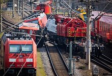 Zugunfall - Foto: Moritz Frankenberg/dpa