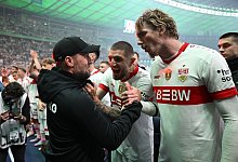 Sebastian Hoeneß(l) , Jeff Chabot und Nick Woltemade (r) - Bernd Weißbrod/dpa