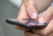 Achtung Betrug App Anh&ouml;ren Sprachnachricht - Foto: Andrea Warnecke/dpa-tmn