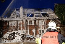 Niedergebrannt - Foto: Feuerwehr H&ouml;xter