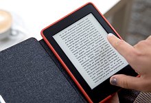 E-Book-Reader mit Touchscreen - Foto: Florian Schuh/dpa-tmn