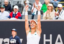 Bernarda Pera jubelt in Hamburg nach ihrem Sieg im Finale. - Daniel Bockwoldt/dpa