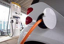 Elektroauto - Foto: Julian Stratenschulte/dpa