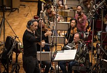 Filmmusik-Aufnahme für «Jurassic World»: Dinos in Abbey Road - Lara Cornell/Universal Pictures/Amblin Entertainment/dpa