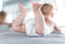 S&auml;ugling mit Windel - Friso Gentsch/dpa/dpa-tmn