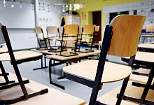 Leerer Klassenraum - Caroline SeidSeidel-Di&szlig;mannel/dpa