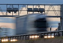 Maut-Kontrollbrücke auf A4 - Foto: Marc Tirl/dpa-Zentralbild/dpa