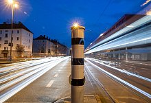 Blitzs&auml;ule - Foto: Daniel Karmann/dpa