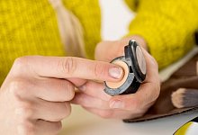 Concealer - Foto: Christin Klose/dpa-tmn