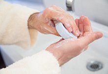 Ideen für weniger Plastik im Badezimmer - Foto: Christin Klose