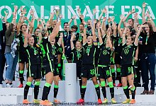 Pokal-Jubel - Foto: Rolf Vennenbernd/dpa