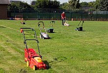 Ger&auml;te-Test: Elektro-Rasenm&auml;her sind noch nicht abgeschrieben - Foto: Claudio Kalex/selbst ist der Mann/dpa-tmn