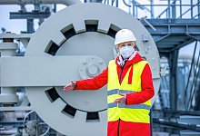 Mecklenburg-Vorpommerns Ministerpr&auml;sidentin Manuela Schwesig bei der Gasanlandestation von Nord Stream 2. - Jens B&uuml;ttner/dpa-Zentralbild/dpa