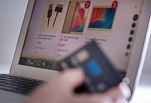 Nicht von Rabatt-Tagen locken lassen - Foto: Franziska Gabbert/dpa-tmn