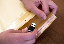 Datentr&auml;ger - Foto: Florian Schuh/dpa-tmn