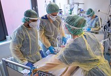 Corona-Intensivstation - Foto: Sebastian Gollnow/dpa