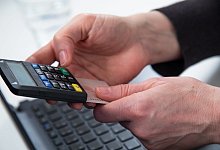 &Uuml;berweisung - Foto: Christin Klose/dpa-tmn