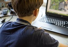 Für Kids Online-Spiele mit moderiertem Chat wählen - Foto: Christin Klose/dpa-tmn