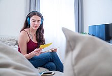 Podcast, Tutorial und Erkl&auml;rvideo zur Weiterbildung nutzen - Foto: Christin Klose/dpa-tmn