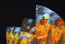 Symbolischer Dank an die Einsatzkr&auml;fte - Foto: Paul Braven/AAP/dpa