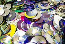 CDs und DVDs nachhaltig entsorgen - Foto: Maja Hitij/dpa/dpa-tmn