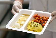 Take-Away-Essen im eigenen Beh&auml;lter holen - Foto: Soeren Stache/dpa-Zentralbild/dpa-tmn