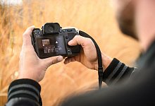 Systemkamera - Foto: Sina Schuldt/dpa-tmn