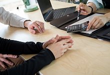 &laquo;Finanztest&raquo;: Ratenkredit-Angebote pers&ouml;nlich einholen - Foto: Christin Klose/dpa-tmn