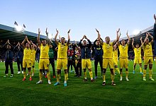 Die Spieler der Ukraine applaudieren den Fans nach dem Spiel. - Andrew Milligan/PA Wire/dpa