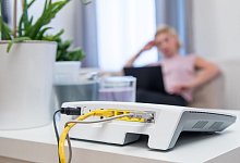 Wenn\'s mal wieder l&auml;nger dauert: Was wirklich durch die Leitung geht, findet man mit Hilfe der Breitbandmessung heraus. - Christin Klose/dpa-tmn