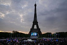 Emmanuel Macron setzte sich deutlich gegen die rechtsnationale EU-Kritikerin Marine Le Pen durch. - Christophe Ena/AP/dpa