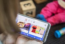 Videos sind beliebt bei Kindern - Foto: Robert G&uuml;nther/dpa-tmn