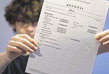 Erst kürzlich haben die Schülerinnen und Schüler im Kreis Gütersloh ihr Zeugnis erhalten. - Andreas Sundermeier