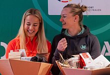 Giulia Gwinn (l) und Alexandra Popp - Rolf Vennenbernd/dpa