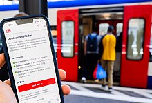 Deutschlandticket - Julian Stratenschulte/dpa