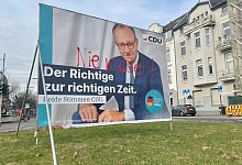 Beschmiertes Wahlplakat in Nordrhein-Westfalen - Oliver Auster/dpa