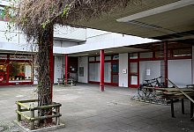 Durchsuchungen nach Explosion einer Kugelbombe - Jens Kalaene/dpa