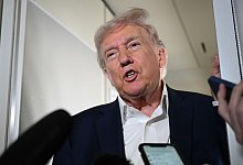 US-Präsident Trump unterwegs - -/Pool via AP/dpa