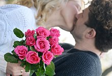 Kuss eines Liebespaares - Foto: Susann Prautsch